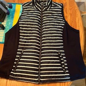 Maurice’s size 2X black and cream stripe vest